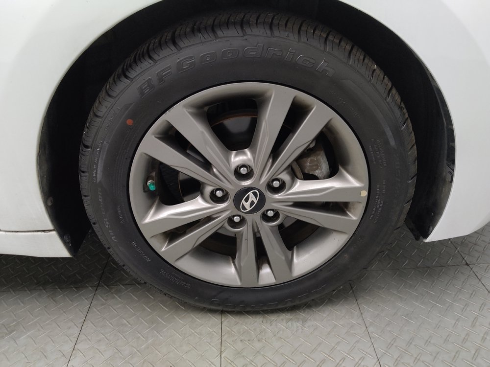 Used 2018 Hyundai Elantra SEL FWD image 31