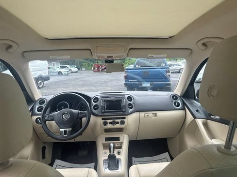 Used 2017 Volkswagen Tiguan Wolfsburg Edition AWD/4WD image 35