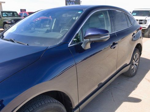 Used 2023 Toyota Venza LE AWD/4WD image 7