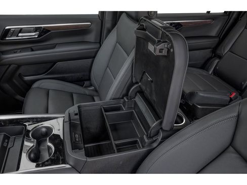 New 2026 Chevrolet Suburban LT w/ Comfort Package AWD/4WD image 34