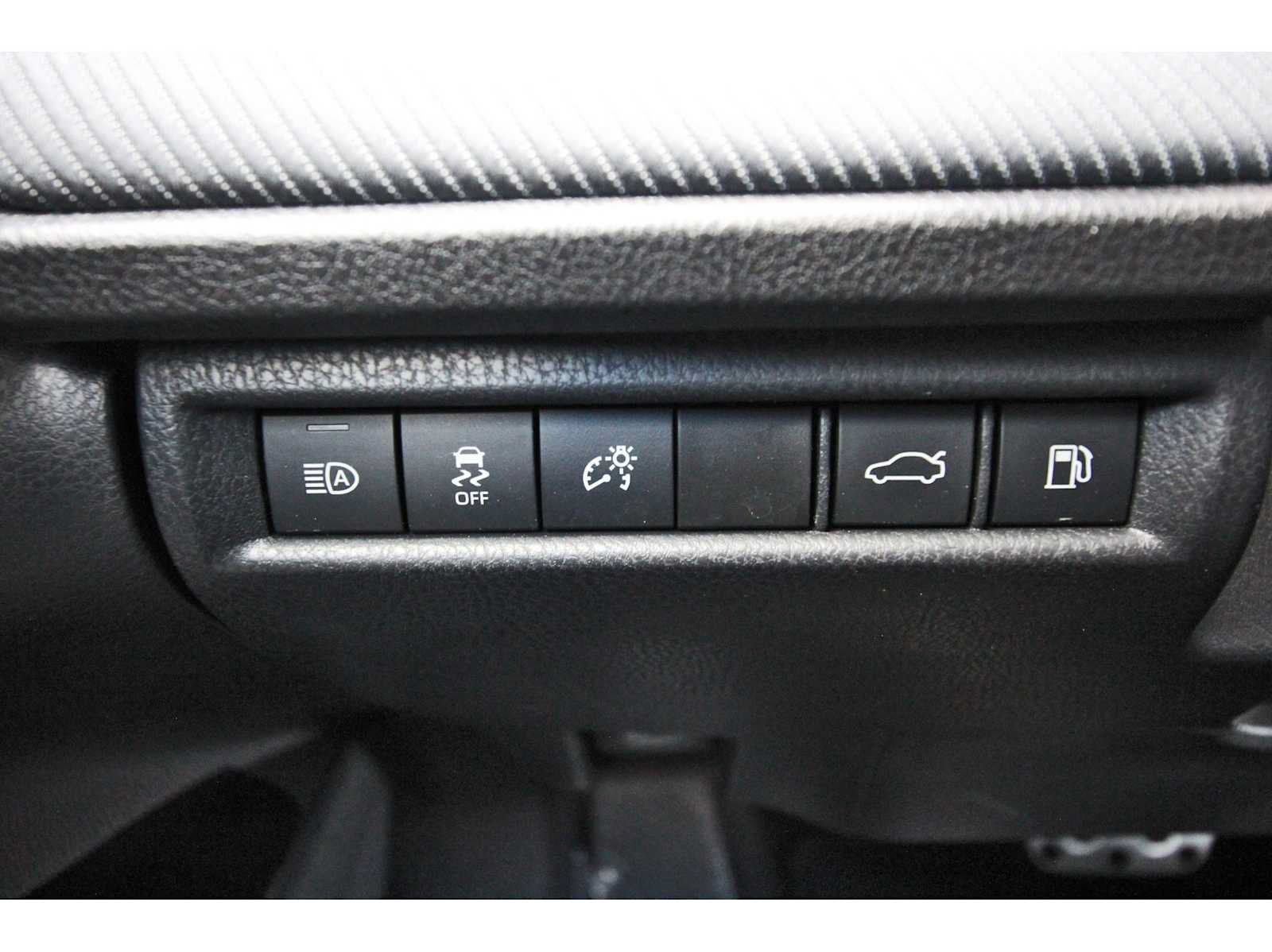 Used 2025 Toyota Camry SE FWD image 19
