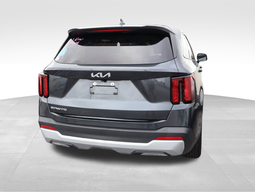 Used 2024 Kia Sorento LX FWD image 17
