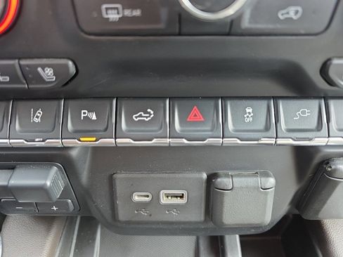 Used 2021 Chevrolet Silverado 2500 LTZ w/ LTZ Premium Package image 31