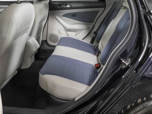 Used 2025 Volkswagen Jetta SE w/ Sunroof Package FWD image 36