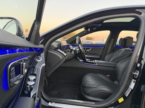 Used 2023 Mercedes-Benz S 580e 4MATIC Sedan w/ Warmth & Comfort Package image 21