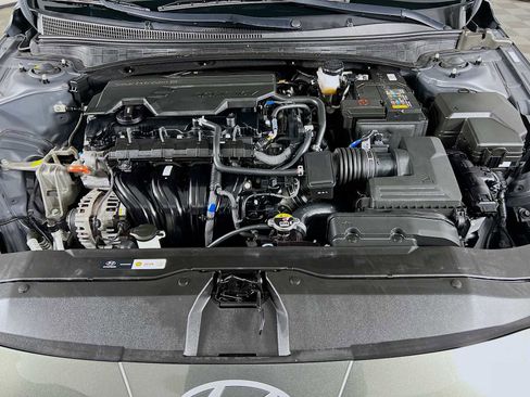 Certified 2024 Hyundai Elantra Limited image 31