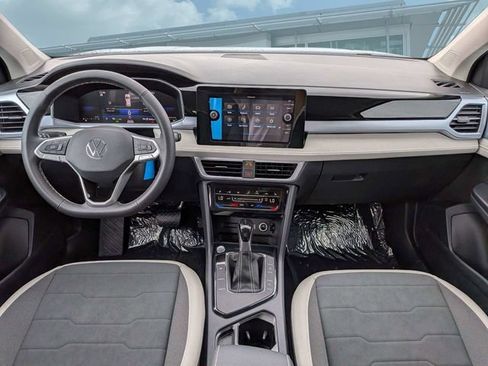 New 2026 Volkswagen Taos SE FWD image 15