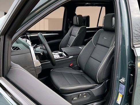 New 2026 Cadillac Escalade Sport w/ Touring Package image 9