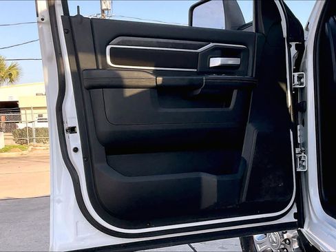 Used 2024 RAM 2500 Big Horn image 21