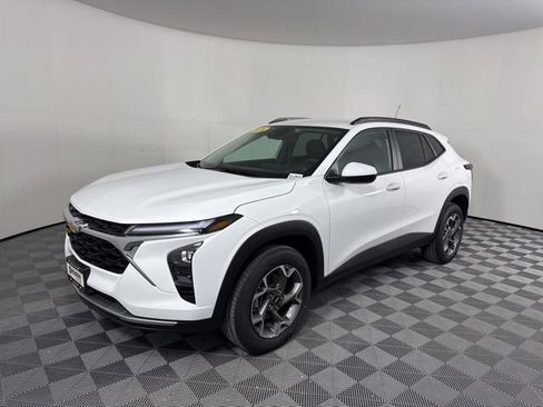 New 2026 Chevrolet Trax LT image 7