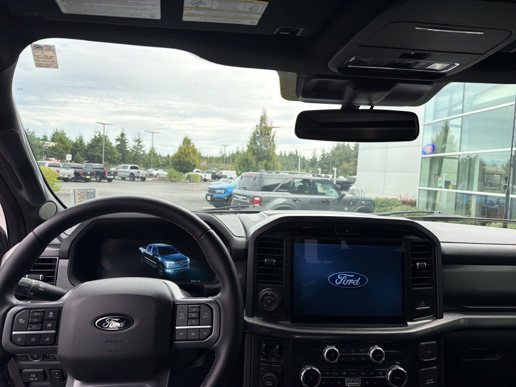 Used 2025 Ford F150 Lariat AWD/4WD image 12