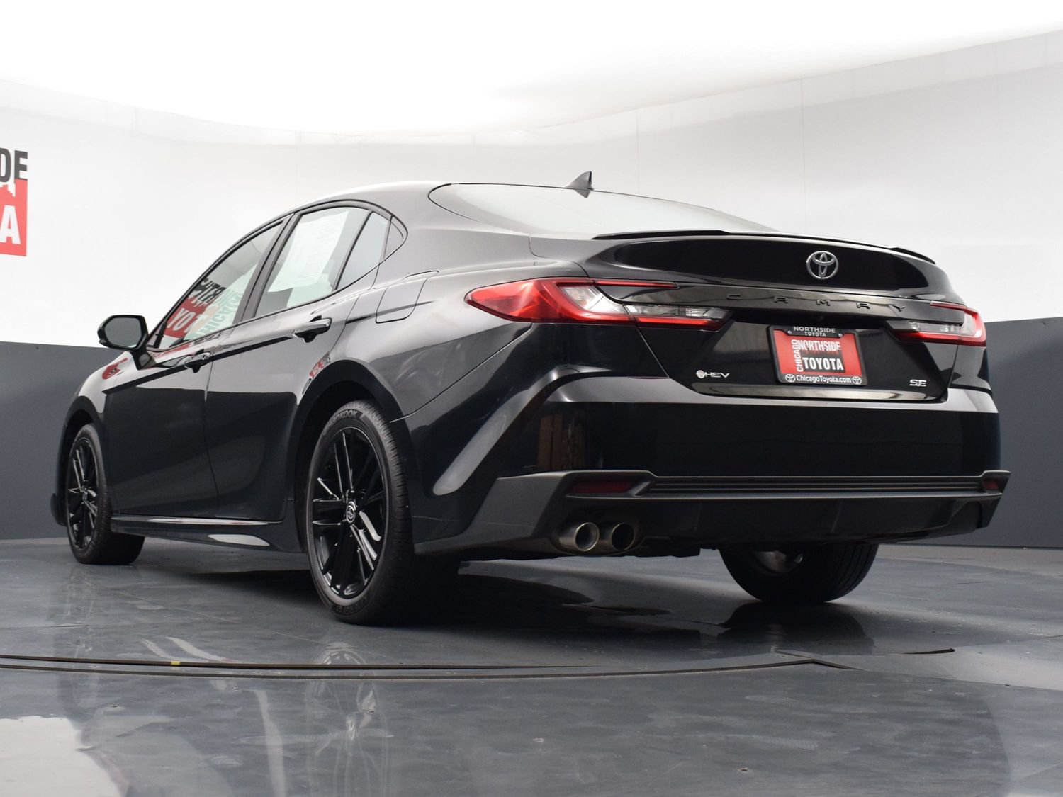Used 2025 Toyota Camry SE FWD image 27