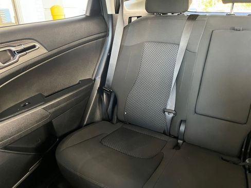 Used 2025 Kia Sportage LX image 39