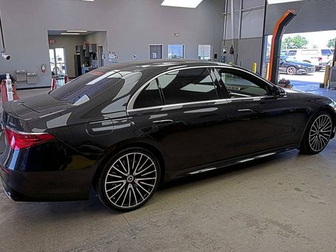 Used 2021 Mercedes-Benz S 580 4MATIC Sedan image 2