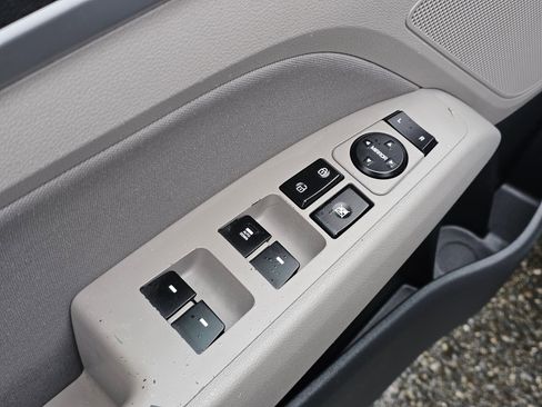 Used 2019 Hyundai Elantra SEL image 22