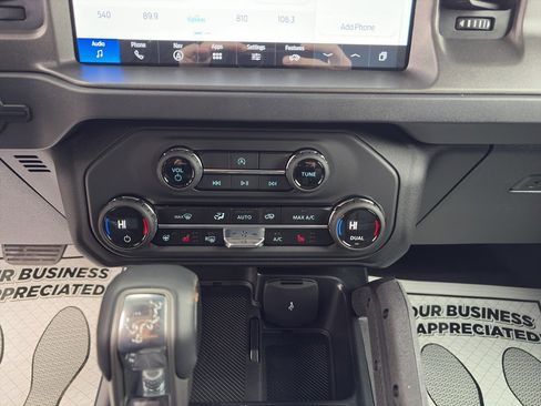 New 2025 Ford Bronco Badlands w/ Sasquatch Package AWD/4WD image 16