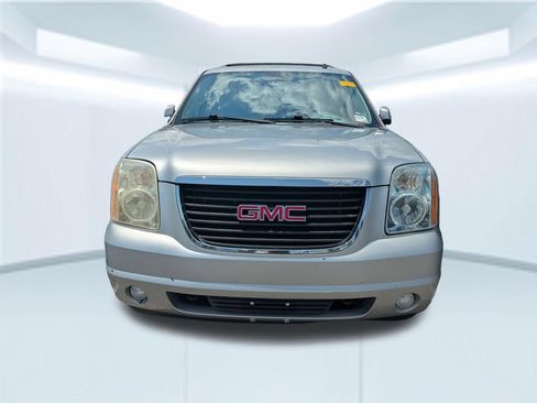 Used 2014 GMC Yukon XL SLT AWD/4WD image 3