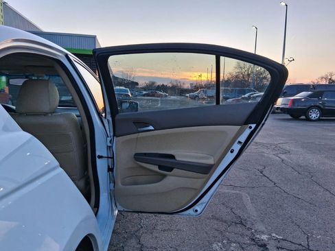 Used 2010 Honda Accord LX-P image 17