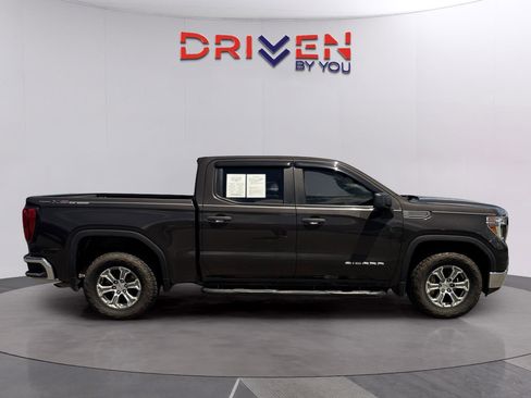 Used 2021 GMC Sierra 1500 4x4 Crew Cab w/ Sierra Value Package image 6