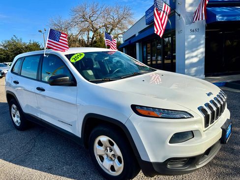 Used 2014 Jeep Cherokee Sport image 12