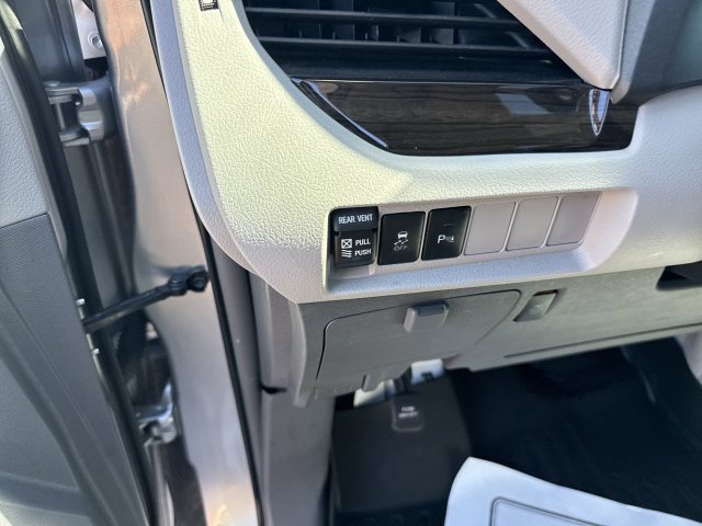 Used 2019 Toyota Sienna XLE Premium FWD image 12