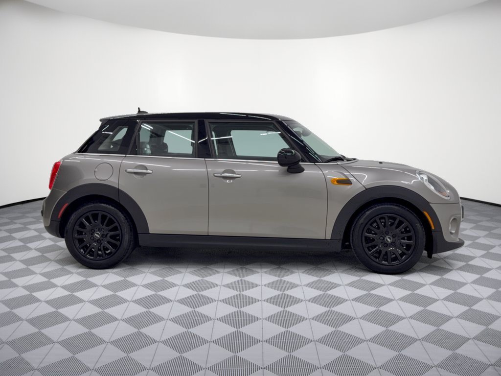 Used 2017 MINI Cooper 4-Door Hardtop FWD image 8