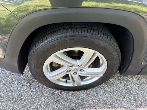 Used 2019 GMC Terrain SLE w/ Infotainment Package I AWD/4WD image 9
