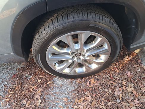 Used 2021 Toyota Highlander Limited image 4