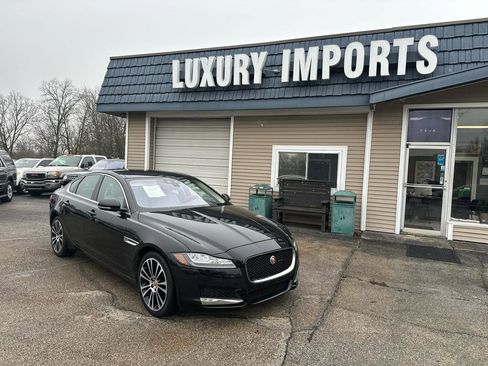 Used 2017 Jaguar XF Prestige AWD/4WD image 1