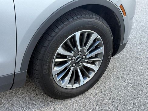 Certified 2022 Lincoln Nautilus AWD w/ Premium Package image 12
