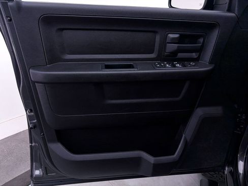 Used 2017 RAM 1500 Express AWD/4WD image 9