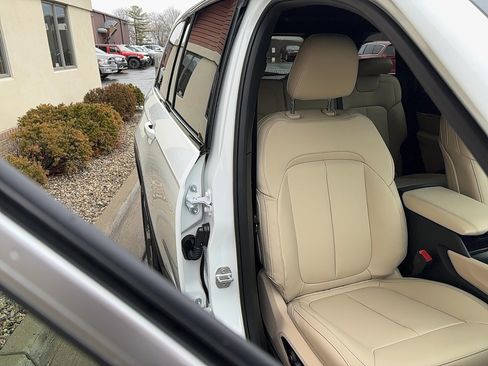 Used 2026 Jeep Grand Cherokee Limited w/ Trailer Tow Package AWD/4WD image 5