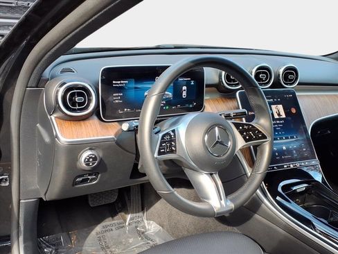 Used 2025 Mercedes-Benz C 300 Sedan image 8