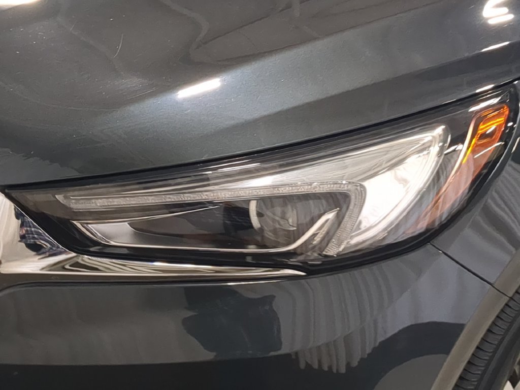 Used 2020 Buick Enclave Essence w/ Sound and Sites Package AWD/4WD image 14