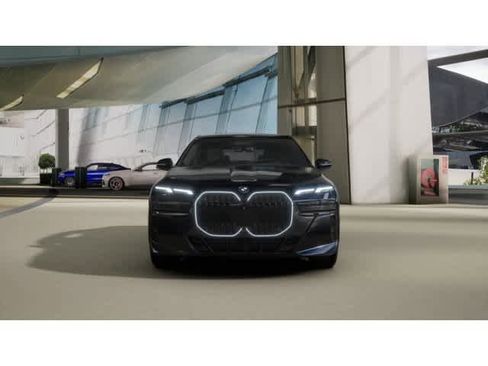 New 2026 BMW 740i w/ Luxury Rear Seating Package image 3