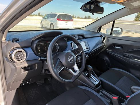 Used 2025 Nissan Versa SV FWD image 32