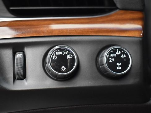 Used 2016 Cadillac Escalade Luxury image 11