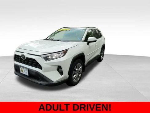 Used 2020 Toyota RAV4 XLE Premium AWD/4WD image 2