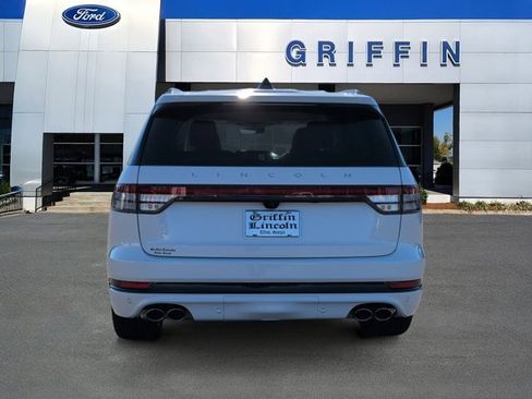 New 2026 Lincoln Aviator Reserve w/ Luxury Package image 8