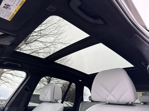 New 2026 BMW X5 xDrive50e w/ Executive Package image 9