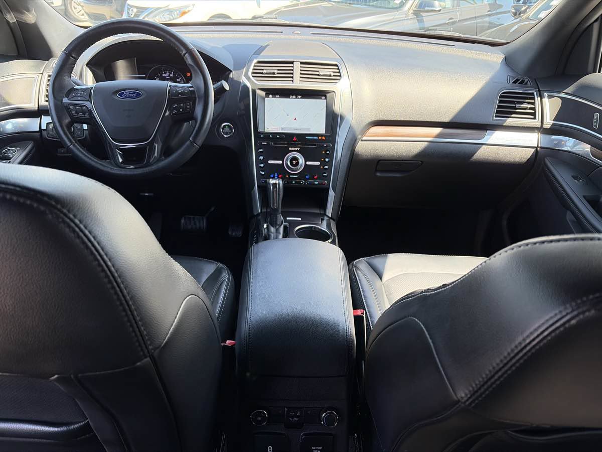 Used 2017 Ford Explorer Limited w/ Equipment Group 301A FWD image 19