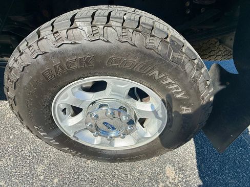 Used 2015 Ford F250 XLT w/ XLT Value Package AWD/4WD image 19