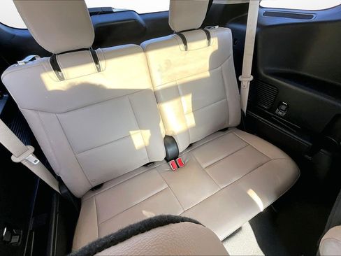 Used 2021 Ford Explorer Limited image 19