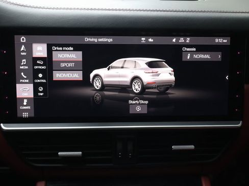 Used 2021 Porsche Cayenne S w/ Premium Package AWD/4WD image 24