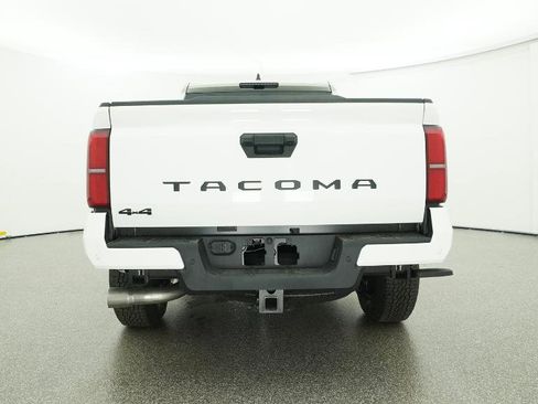 New 2025 Toyota Tacoma TRD Off-Road image 17