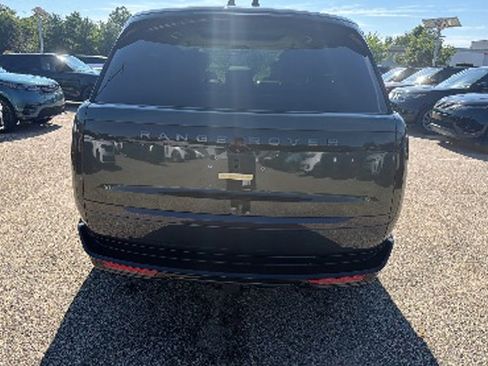 Used 2025 Land Rover Range Rover Long Wheelbase SE AWD/4WD image 6