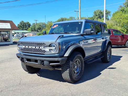 Used 2024 Ford Bronco Badlands AWD/4WD image 3