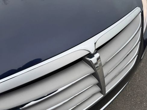 Used 2012 Hyundai Genesis 3.8 w/ Premium Pkg image 5