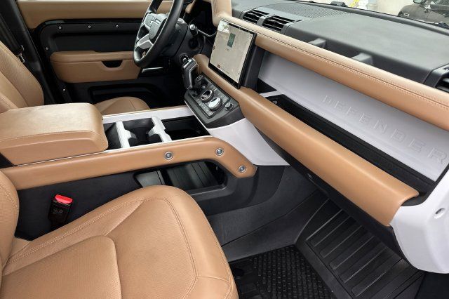 Used 2025 Land Rover Defender 110 S AWD/4WD image 15