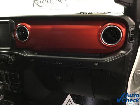 Used 2018 Jeep Wrangler Unlimited Rubicon AWD/4WD image 41